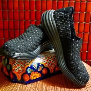 Skechers Memory Foam Cooled Shoes Size 7.5 Black